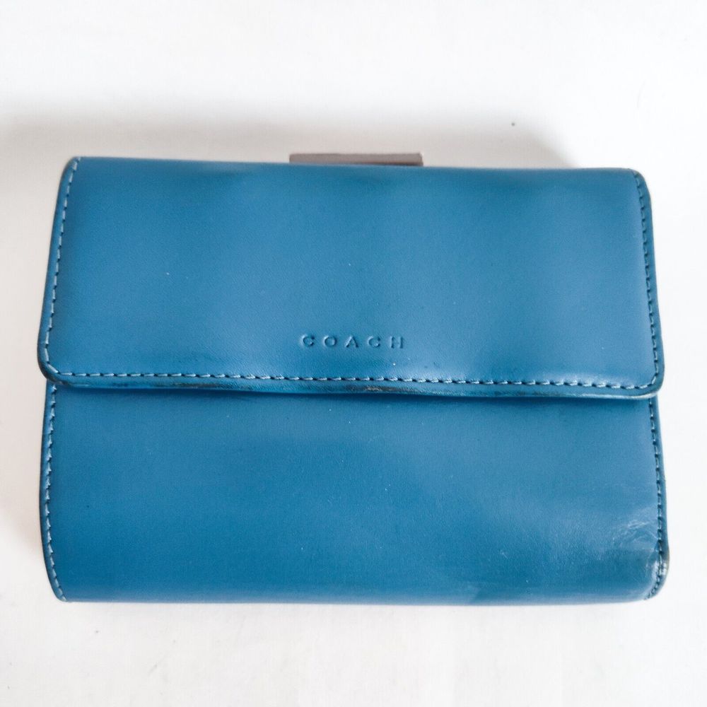 Vintage COACH Minimalist Baby Blue Smooth Leather Wallet Bi-Fold Coin 5"x4"